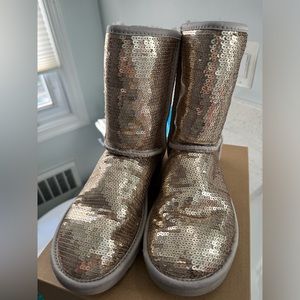 Gold Sequin Uggs size 7